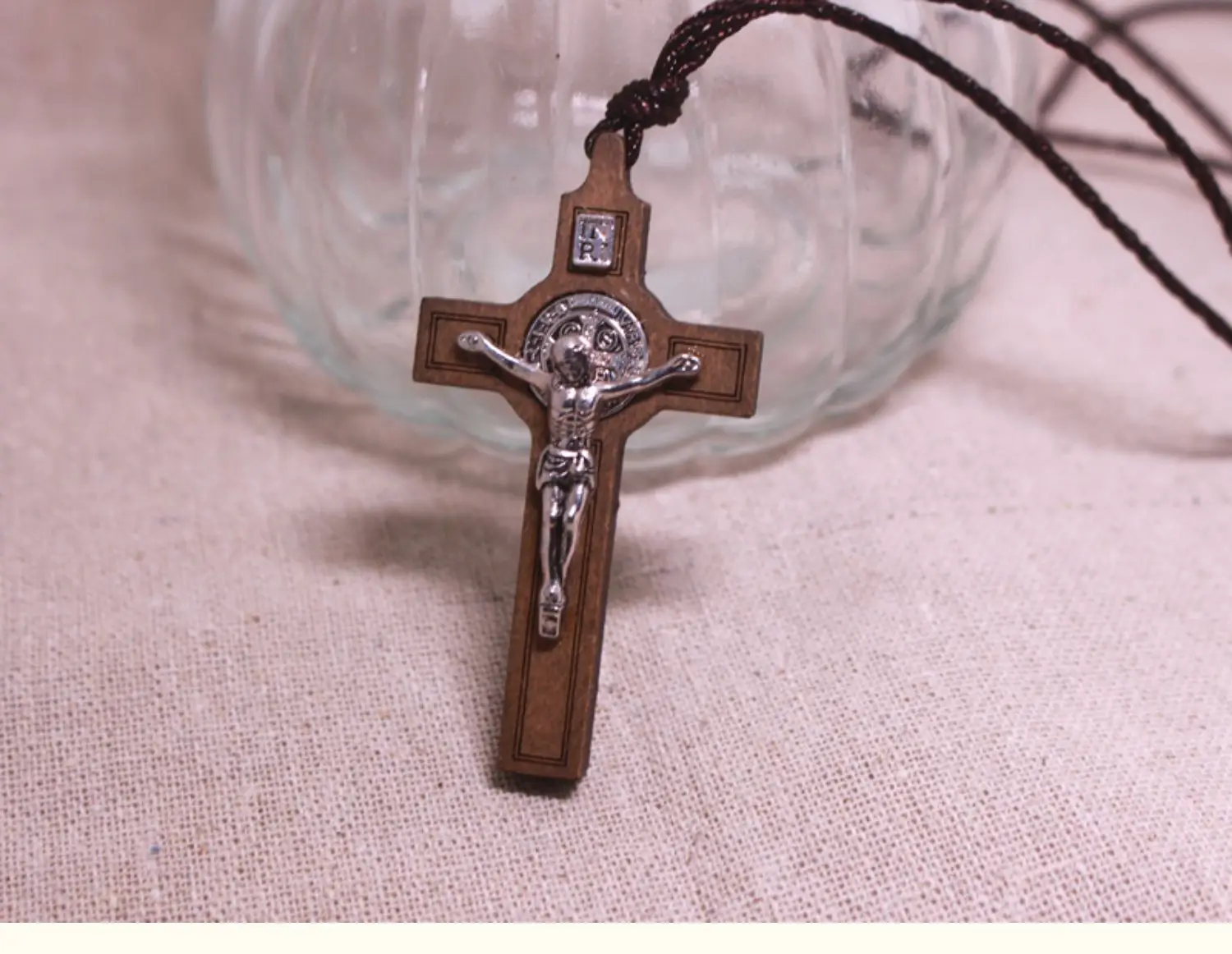 Christian Jesus Holzkreuz katholische Kirche Retro Holz Anhänger Auto Jesus auf Kreuz Rosarios Catolicos Jezus Croix Kruzifix – Detail 4
