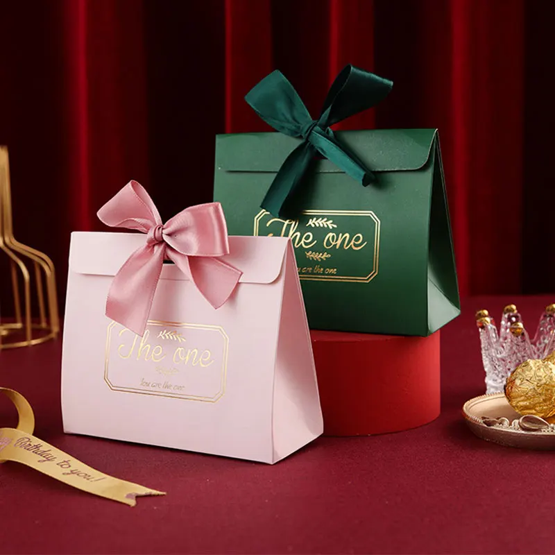 New high-end European-style wedding hand gift box, Tiktok the same creative wedding candy box