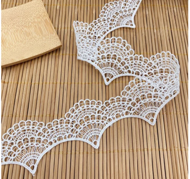 Width: 4.2cm (1.68") Embroidered Lace Trim Ivory White&Black Laces for Wedding Dress Sewing Accessories Decoration(ss-2387)