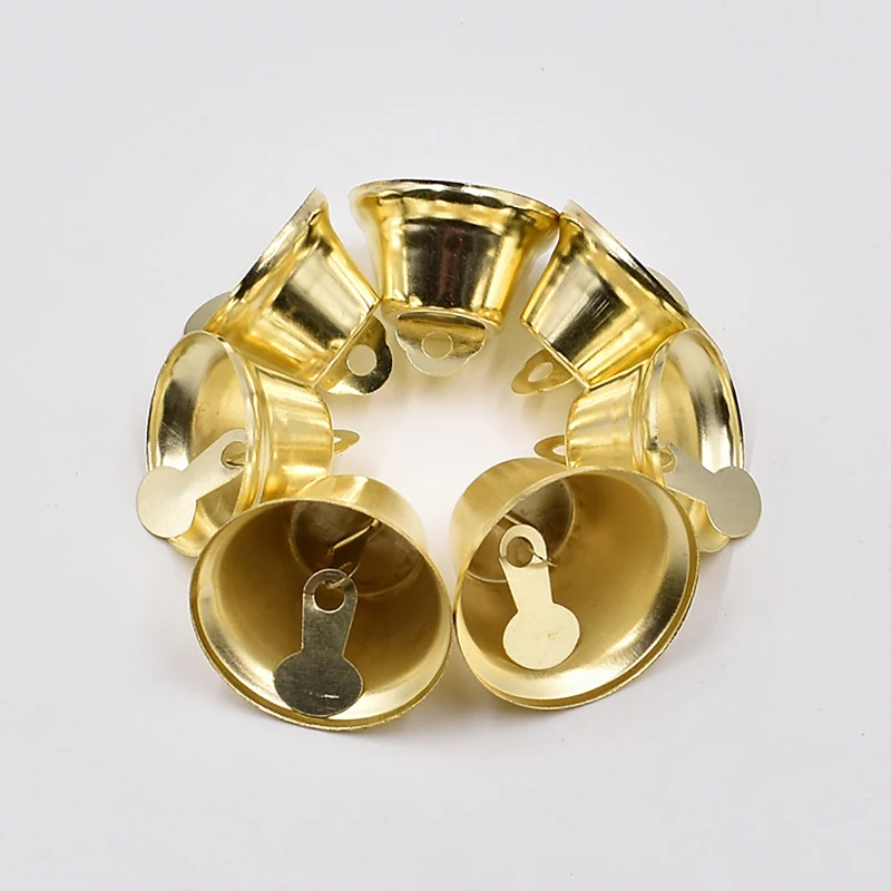 Campanas chapadas en oro de 10-50mm, adornos de trompeta, Mini cascabel para manualidades hechas a mano, colgante para mascotas, decoración de fiesta, boda y Navidad