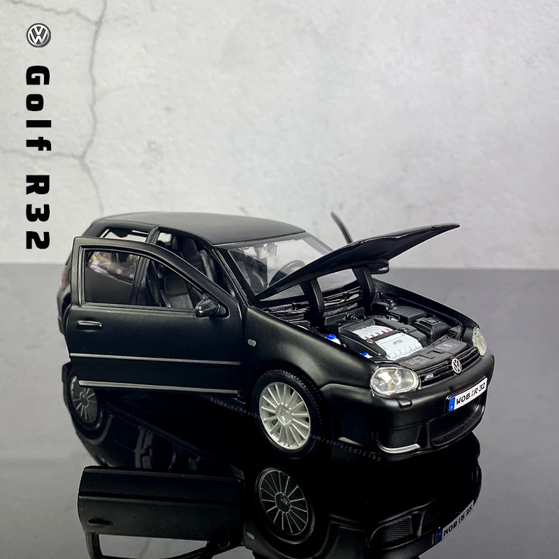 Maisto New 1:24 Volkswagen Golf R32 simulation alloy car model collection gift toy boys Toys