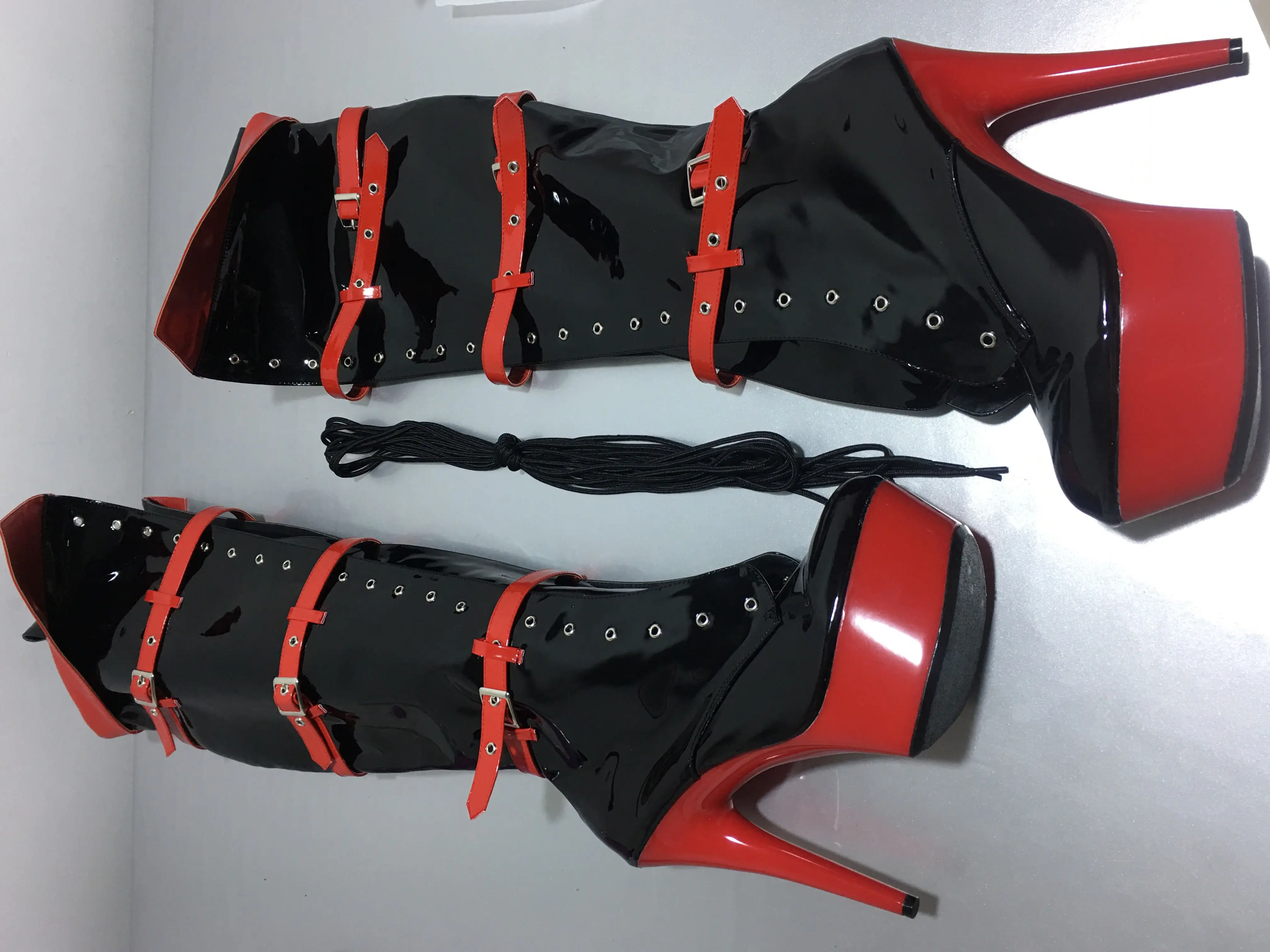 20cm sexy high-heeled boots, nightclub dancing shoes, models on stage dressed up pole dancing performance, dancing shoes