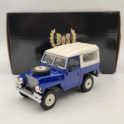 Modèle de voiture léger BOS 1:18 pour L ~ nd R ~ ver, série III 1973 bleu et blanc, BOS382