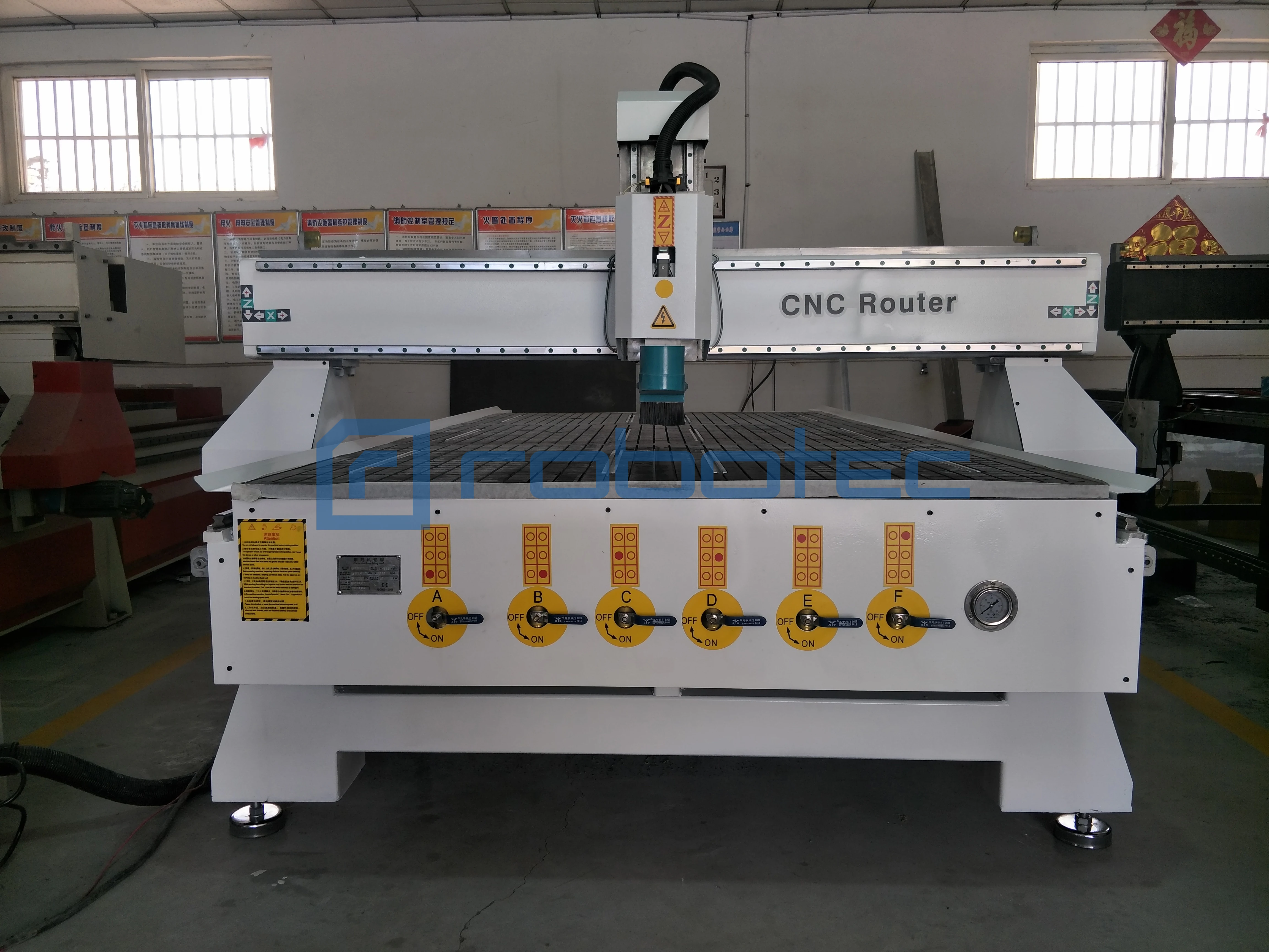 

China ROBOTEC 4 axis wood cnc engraving machine cnc router 1325 with vacuum table 4*8 ft cheap price wood carving machine