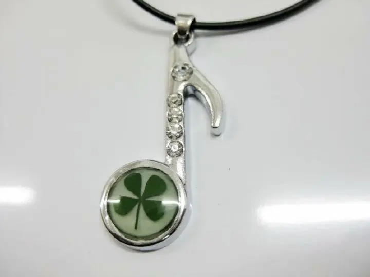 

10 pcs New Four Leaf Clover Style Pendant music Cool Specimen