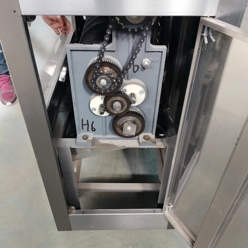 高級ステンレス鋼生地ボール製造機 2200 ワット工業用自動中国蒸しパン成形機