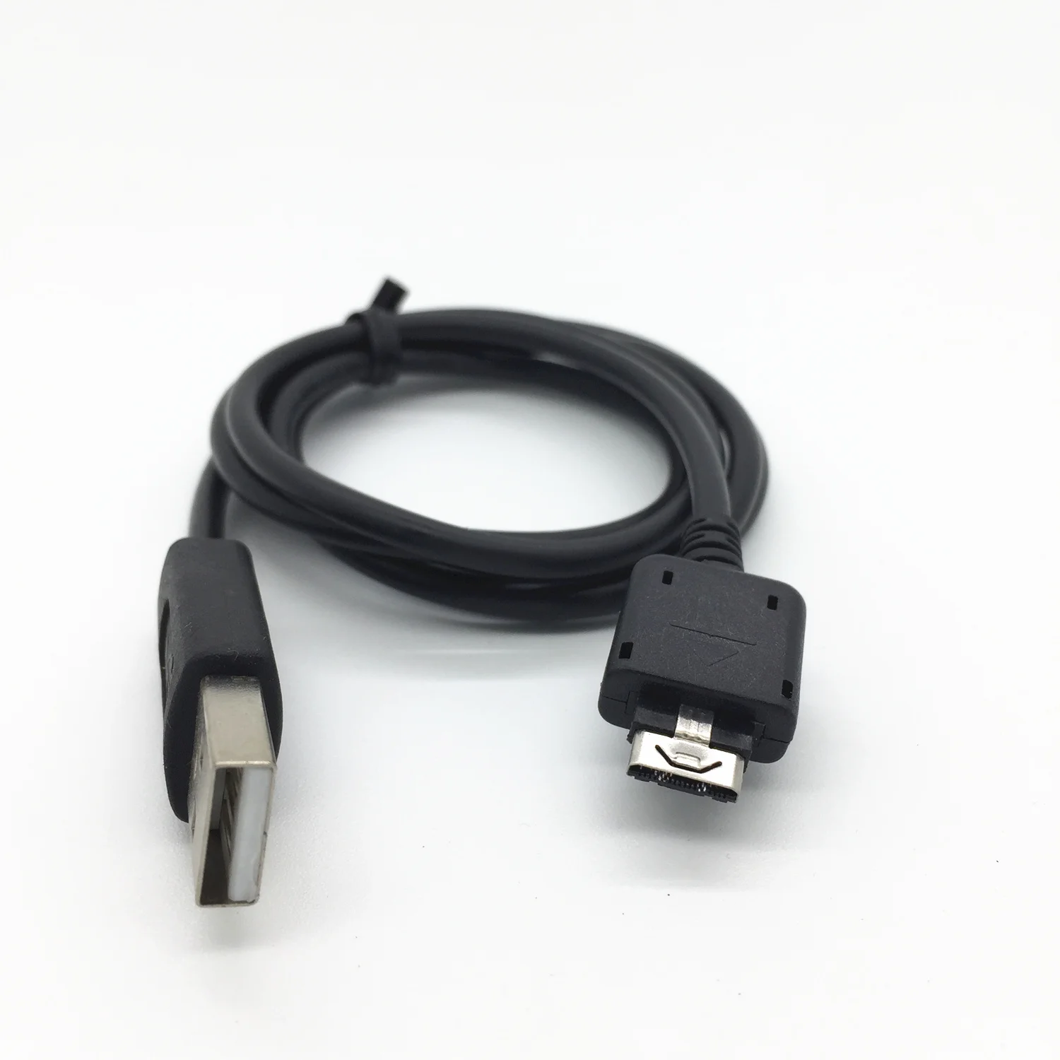 Dane USB kabel synchronizujący i ładujący do LG KP501 Cookie / KP502 / KP550 Rip Curl / KS10 / KS20 KS360 Etna /KS365 / KS500 / KT520 /KT610