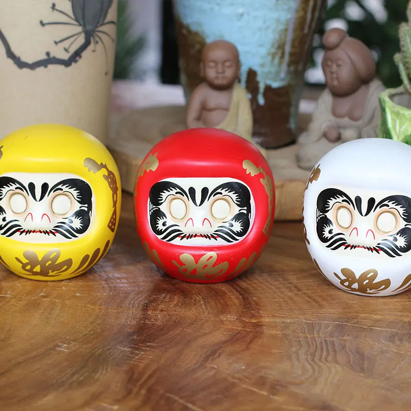 4 Inch Japanese Ceramic Daruma Doll Lucky Cat Fortune Ornament Money Box Office Tabletop Feng Shui Craft Home Decoration Gifts