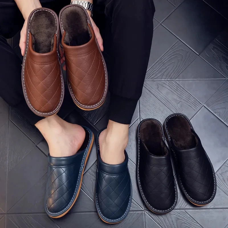 Zapatillas de casa de hombre hechas a mano de cuero genuino de lujo, zapatos planos de interior para dormitorio, cómodos y suaves, color negro y