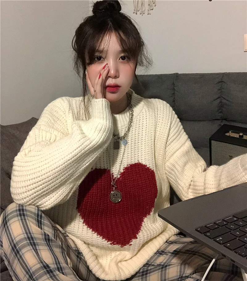 Korean Winter New Sweet Heart-shaped Pattern Sweater Vintage Harajuku Style Full Sleeve Pullovers Loose Knitting Casual Sweater