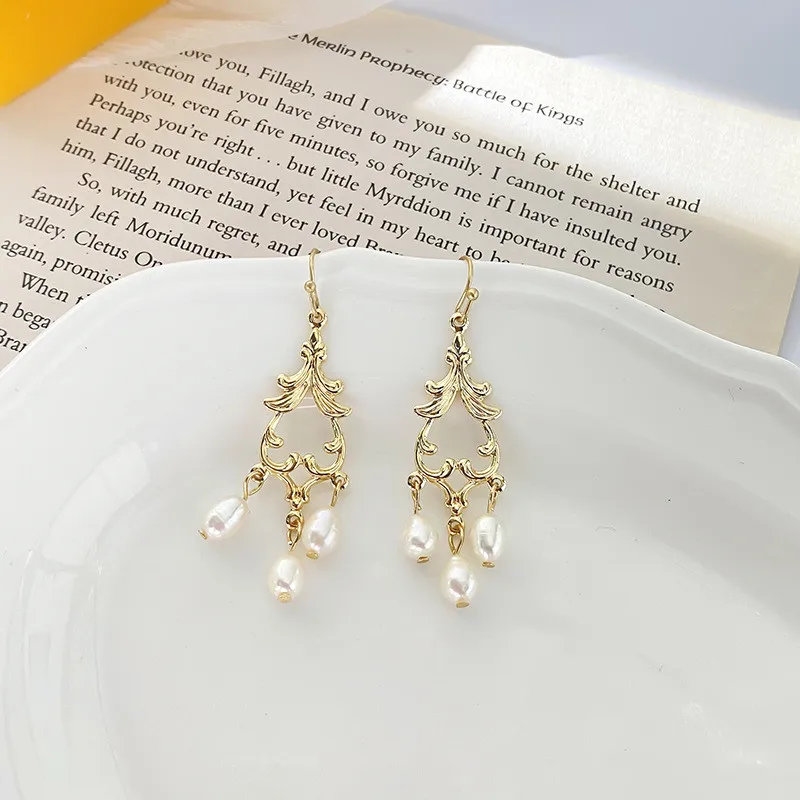 

Freshwater Pearls Golden Earrings Baroque Vintage Flowers Hollow Hang Wedding Party Jewelry Drop Earrings Silver Needle Women