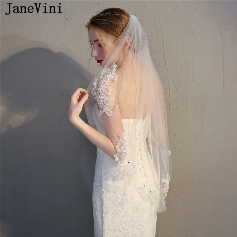 JaneVini Elegant Tulle Wit/Ivoor Korte Wedding Veils Een Layer Kant Applicaties Kralen Bridal Veil met Kam Bruiloft Accessoires