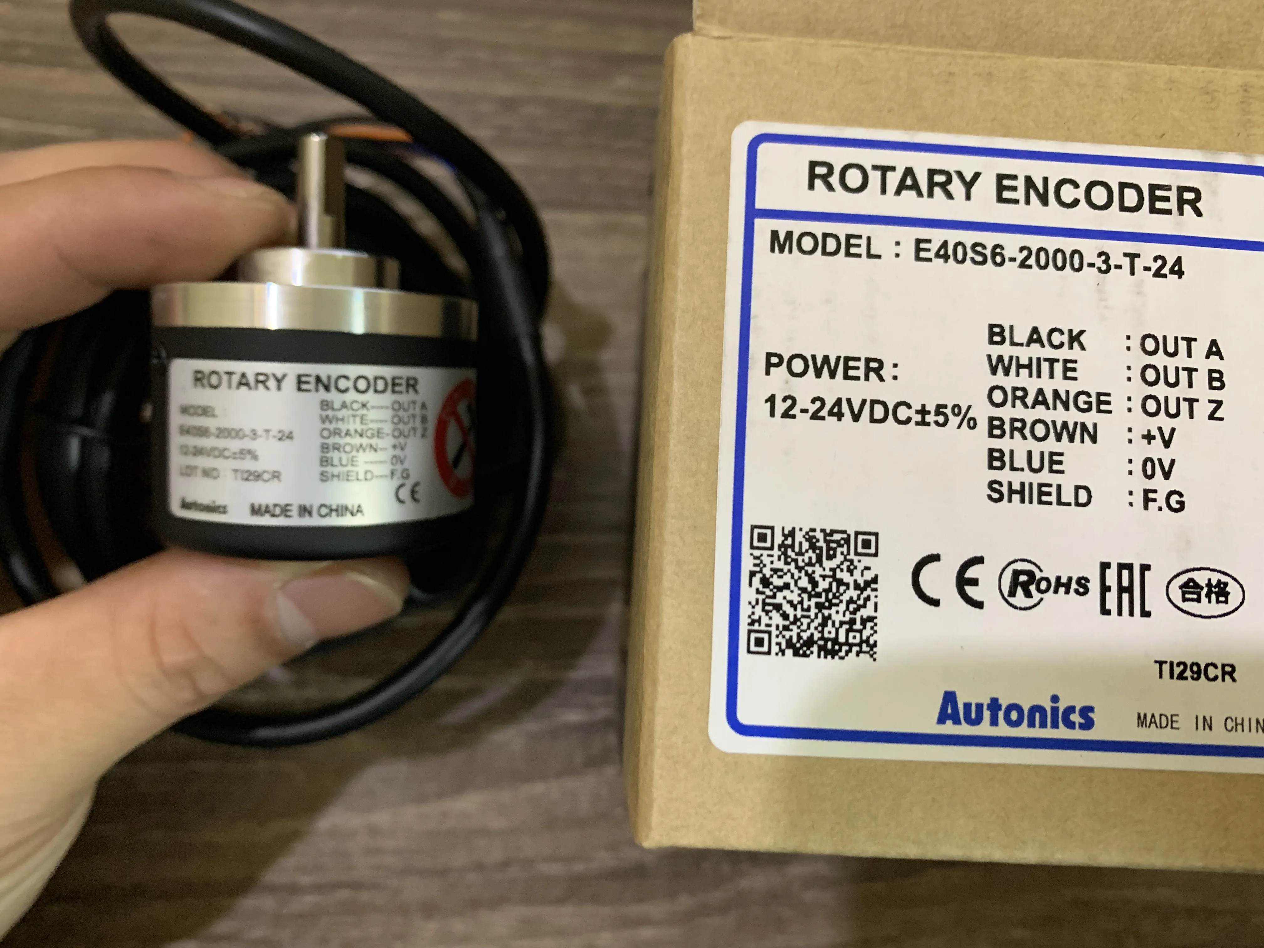 New package Autonics incremental rotary encoder E40S6-2000-3-T-24 Pulse 2000P / R   12-24VDC