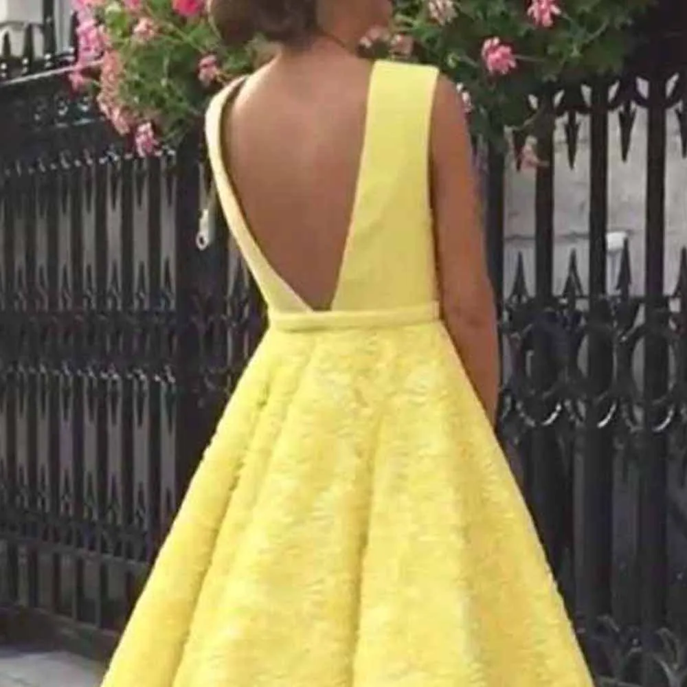 Robe de cocktail courte jaune en dentelle, tenue de Rh, décolleté plongeant, longueur thé, zones de ligne A, grande taille, 2023