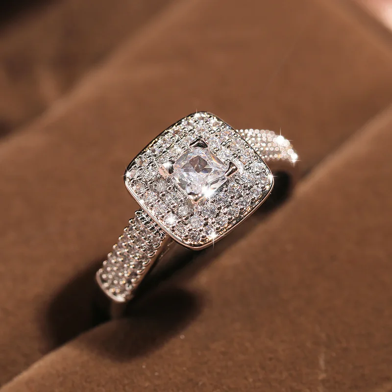 Gorgeous Square Shape Women Ring Full Bling Iced Out Micro Pave Crystal Zircon Dazzling Bridal Ring Wedding Engage Ring