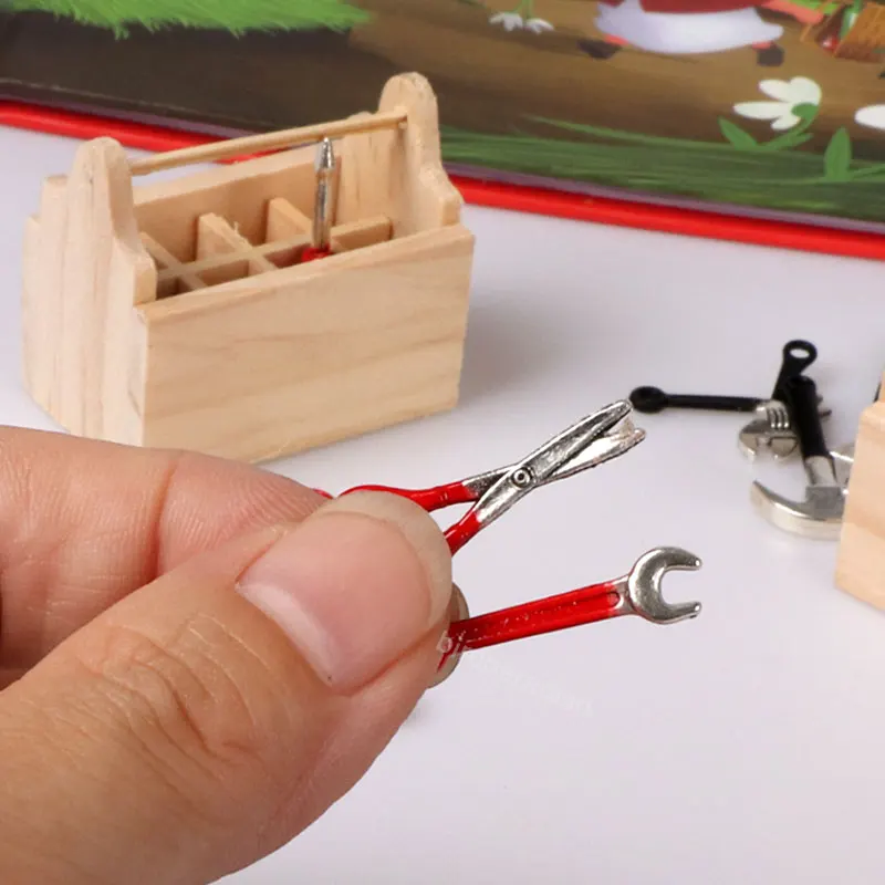 1/12 Mini Reparatur Werkzeuge Hammer Wrench Holz Toolbox Puppe Möbel Modell für Miniatur Puppenhaus Accessoreis Junge Spielen Werkzeug Spiele