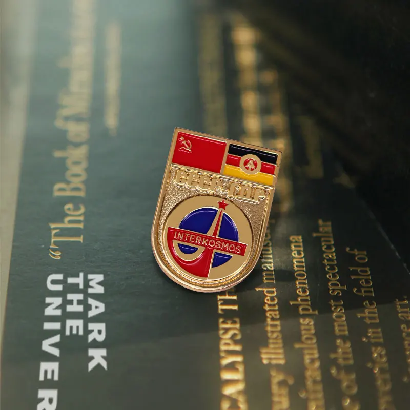شارة Interkosmos DDR 1979-1980 بروش برنامج الفضاء الروسي اتحاد الجمهوريات الاشتراكية السوفياتية #2