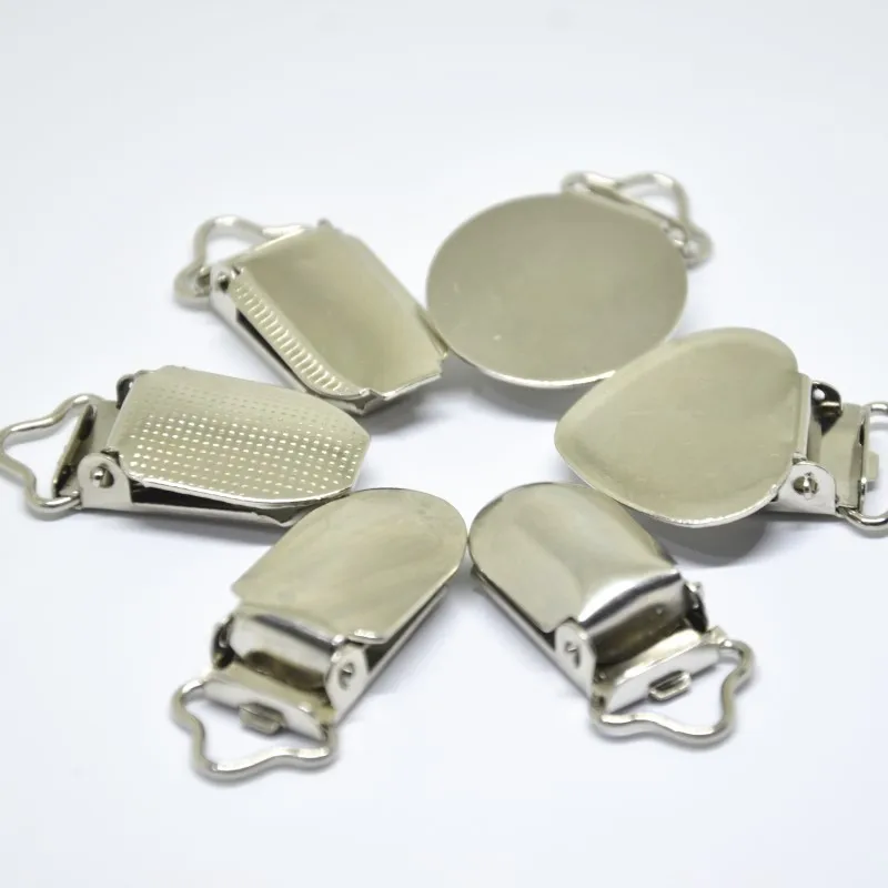 Silver Metal Baby Dummy Pacifier Clips Holders Flat Round Face Dot Heart Clasp Suspender Garment Accessories Plastic Insert 30pc