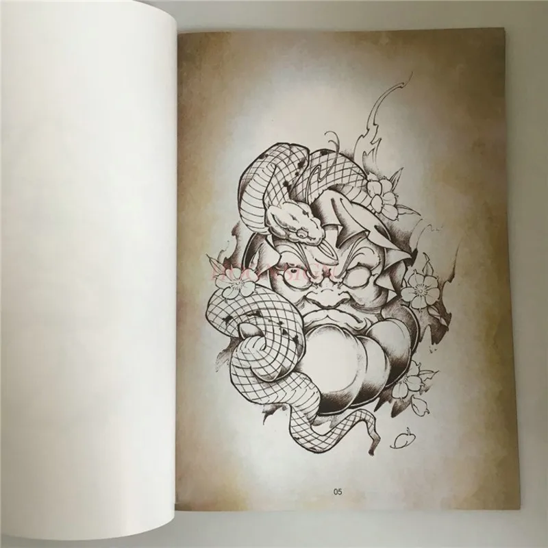 Tattoo book New Tatoo Books tatuaggi libri Full Back Flower Arm modello tradizionale come God Monkey Dragon Snake Tatoo Drawing