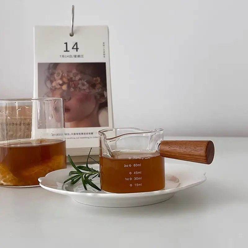 

Wooden Handle Glass Measuring Cup High Borosilicate Glass Heat-Resistant Japanese Milk Cup Coffee Cup With Scale Water Cup