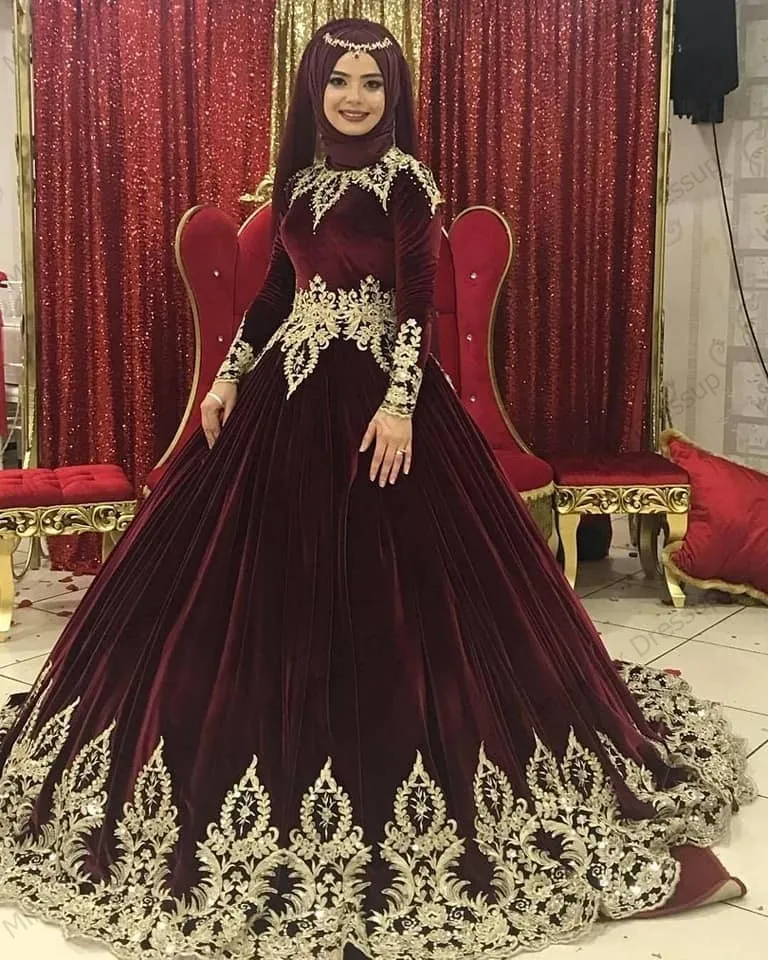 

Burgundy Velour Gold Applique Muslim Wedding Dresses Elegant Long Sleeve Moroccan Kaftan Arabic Islamic Formal Bridal Dress