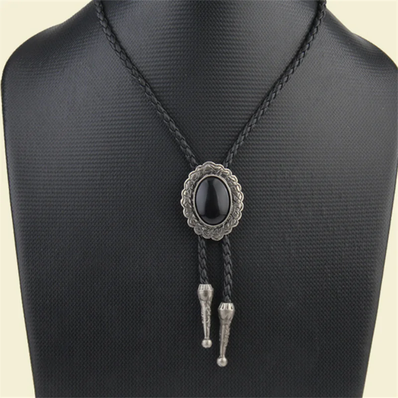 

Bolo tie European and American fashion Pollo necklace Retro alloy sweater chain black long necklace ornaments