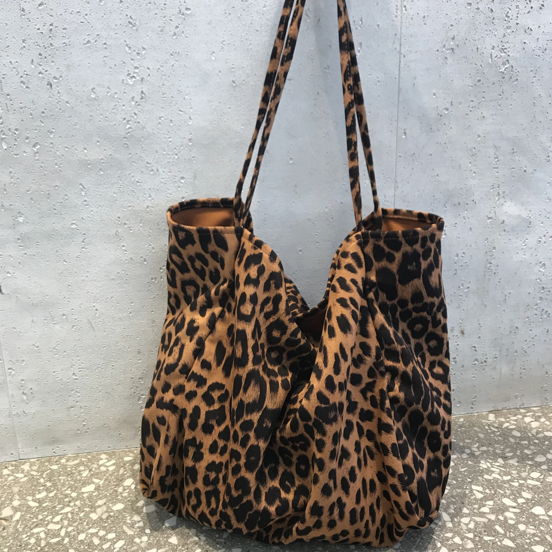 Women Soft Leopard Print Tote Handbag Girls New Casual Big Capacity Shoulder Messenger Bag Large Eco Shopping Gift Bag Bolsa