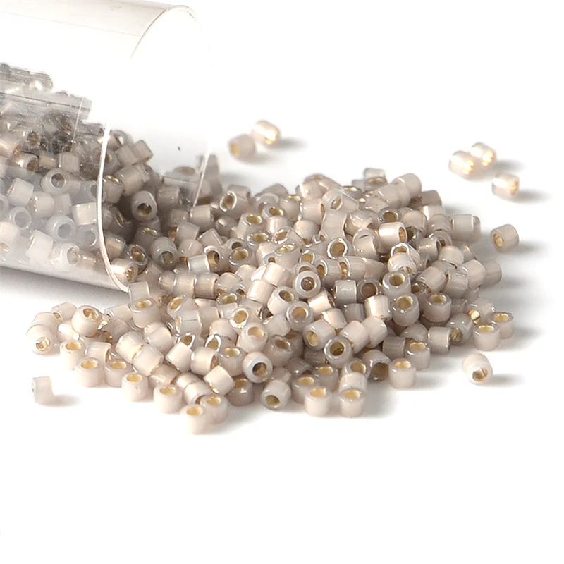 2000 stücke 11/0 Japan Miyuki Delica Seed Perlen Opal Farben Glas Seed Bead Für Hand Stickerei 1,6x1,3mm moderne Stil 10g 1 rohr – Detail 2