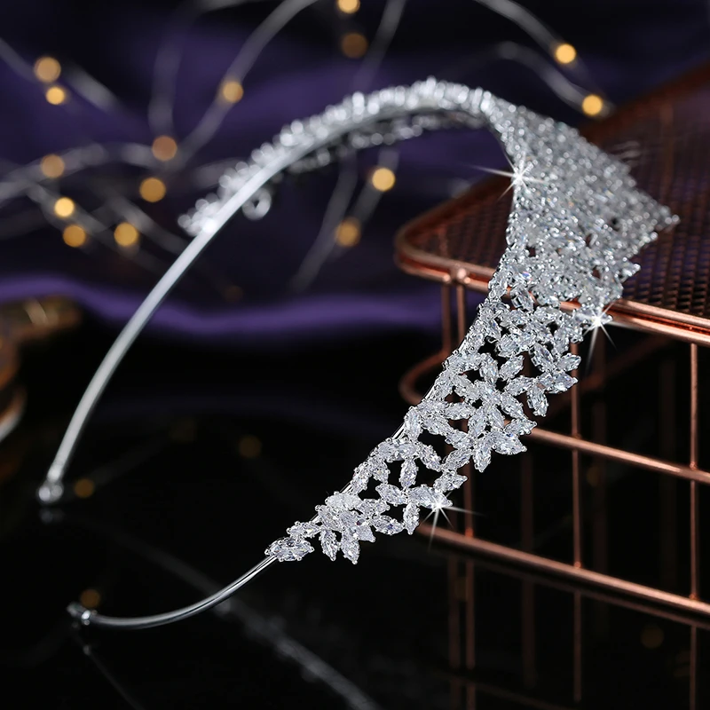 Tiaras And Crown HADIYANA Vintage Gorgeous Women Wedding Bridal Hair Accessories Party Hair Jewelry Zircon BC4987 Corona Prince