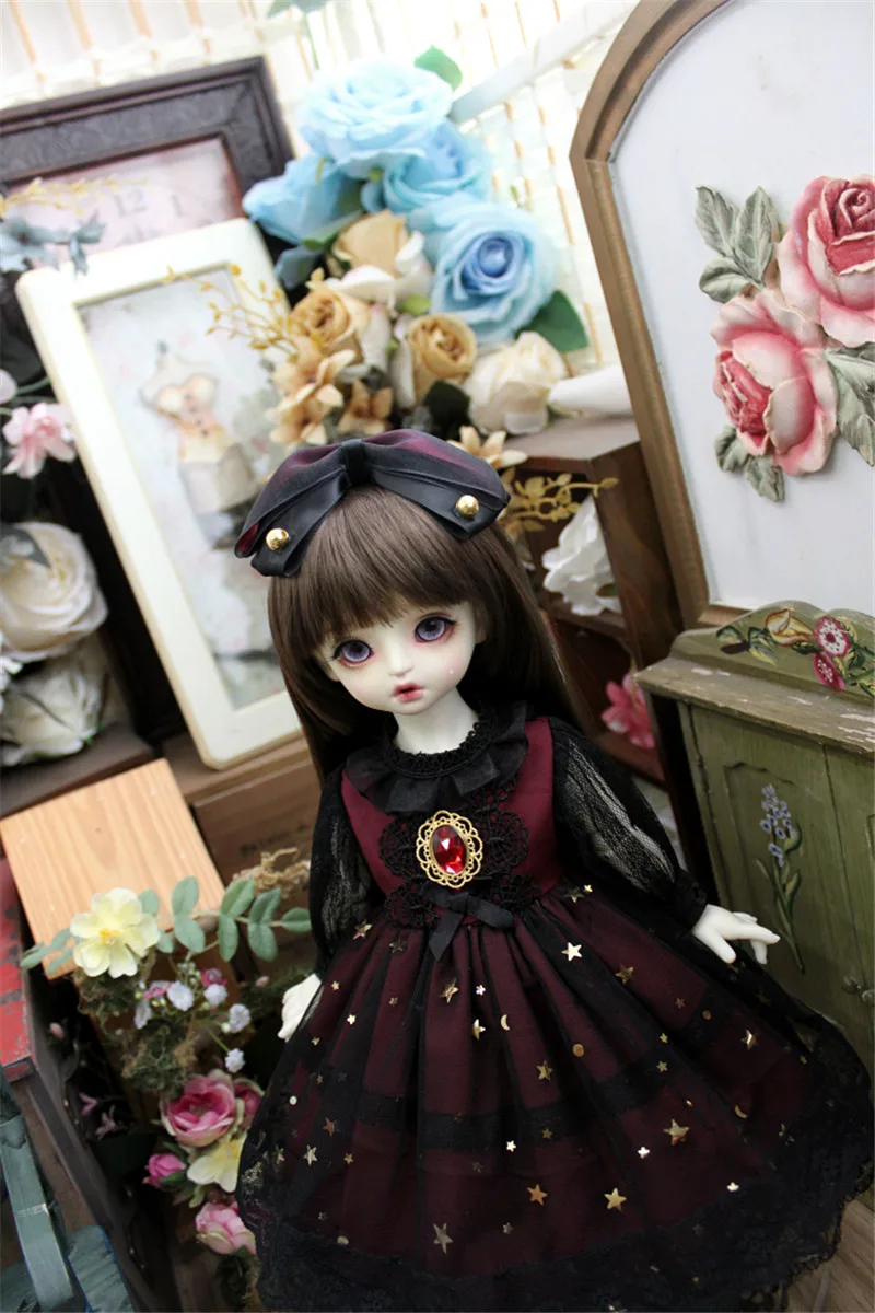 

BJD Doll Clothing fits with 1/3 1/4 1/6 Blythes Size Black and Red Vintage Gauze Dress Set Doll Accessories (Skirt + Tiara)