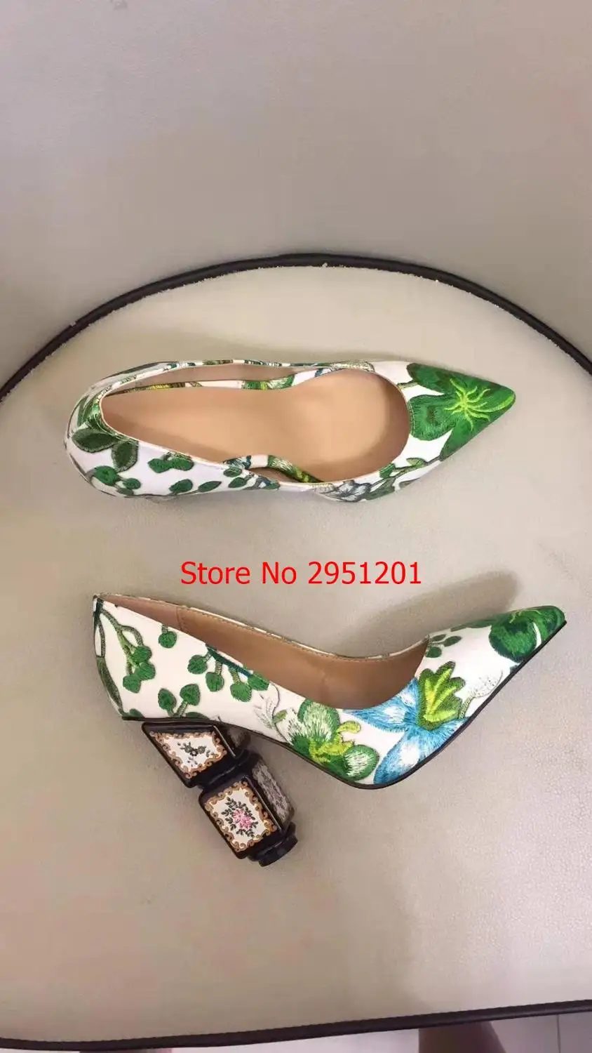 Scarpe da Donna di Modo Dolce Floreale Tacchi a Spillo Scarpe da Sposa Partito Tacchi Alti Sapatos Mujer Rosa Bianco Tacco Grosso Pompe di Nozze