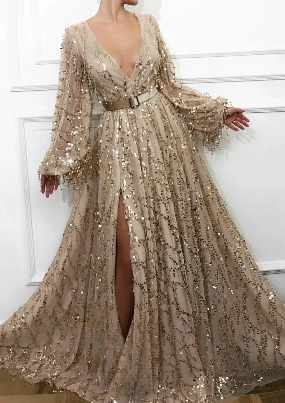 

Sexy Champagne Evening Dresses 2022 Sequins Lace Prom Gowns Long Sleeves Front High Slit Party Night Vestidos De Noite