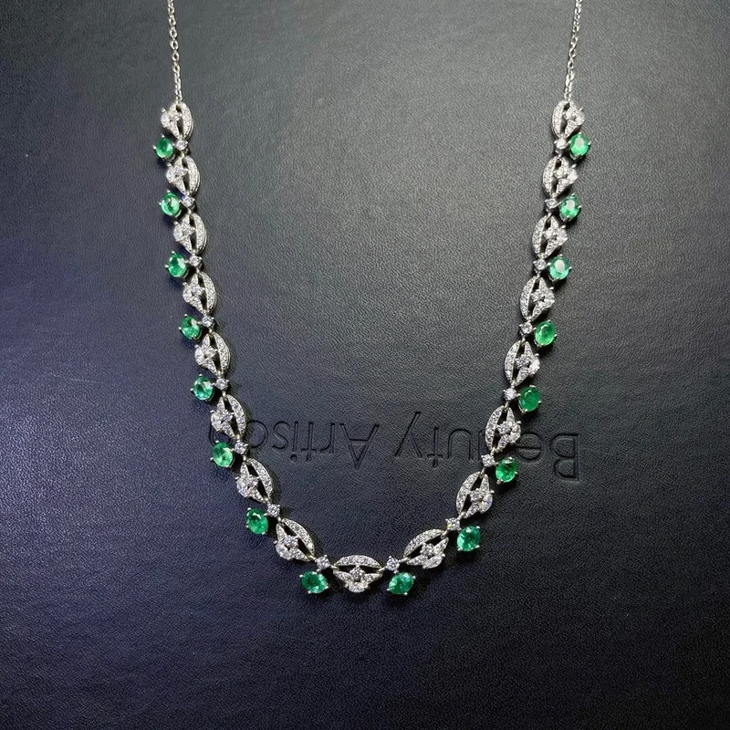 

Natural Green Emerald Necklace Pendant S925 Silver Natural Gemstone Necklace Luxurious Ancient Butterfly Woman Party Jewelry