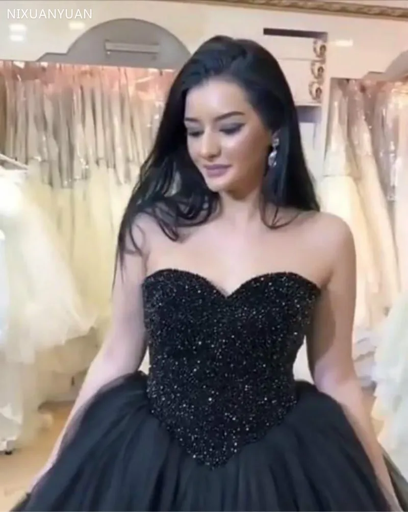 Luxury Ball Gown Prom Dresses Sweetheart Quinceanera Dresses Black Beaded Pageant Gowns 8th Grade Vestidos Longos