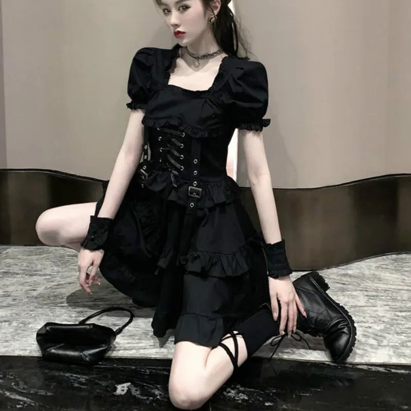 W japońskim stylu Harajuku czarny Gothic Lolita sukienka w stylu Vintage lato słodki seksowny sznurowane Punk sukienki kobiety kwadratowy kołnierzyk