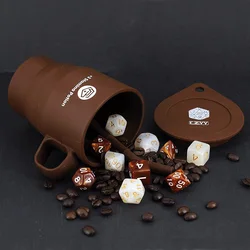 DND – ensemble de dés sur le thème du café et du sucre (14 pièces) avec + 3 tasses d'endurance en Silicone, 7 dés de jeu polyédriques en résine acrylique