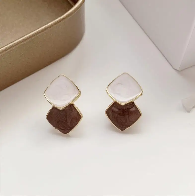 GRACE JUN New Arrival Clip on Earrings No Pierced Popular Women\'s Cuff Earrings Needn\'t Ear Hole Enamel Metal Ear Clip Wholesale