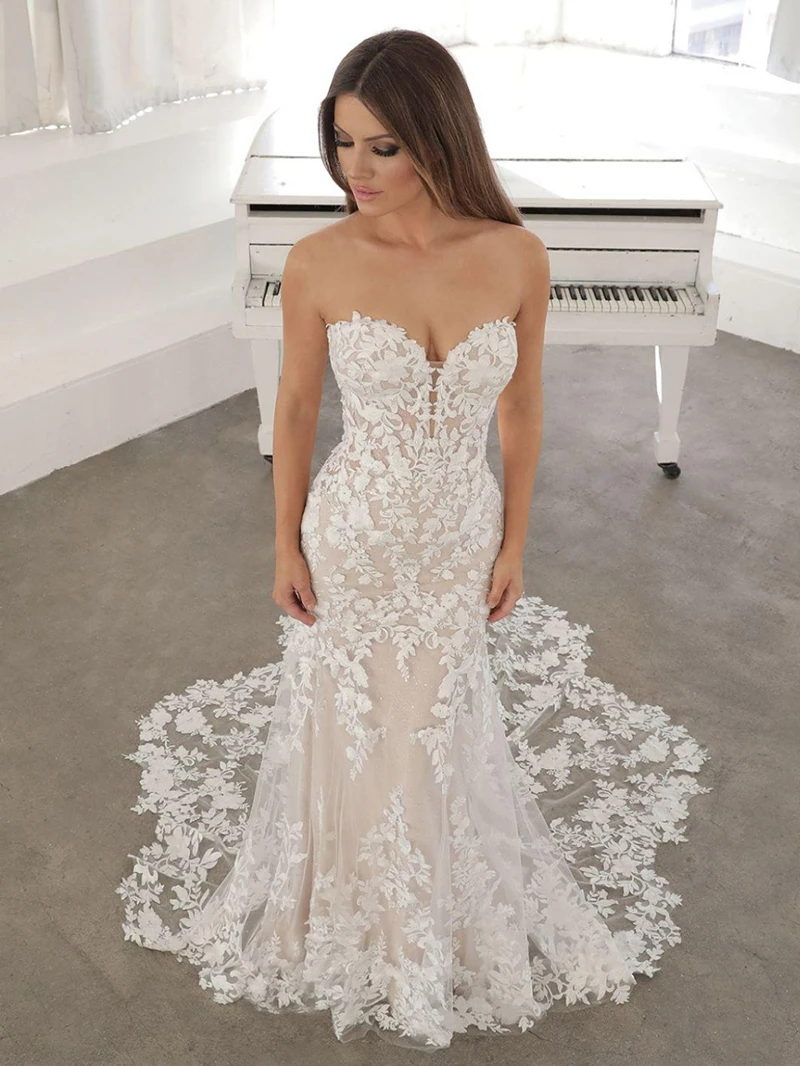 2021 New Arrival Exquisite Lace Mermaid Bridal Wedding Dresses Sleeveless Sweetheart Wedding Gowns for Bride Back Out Appliqued