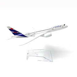 16CM Latam Airways B787 Airlines Airplane Model with Base Alloy Aircraft Plane For Collectible Souvenir Show Gift Toys