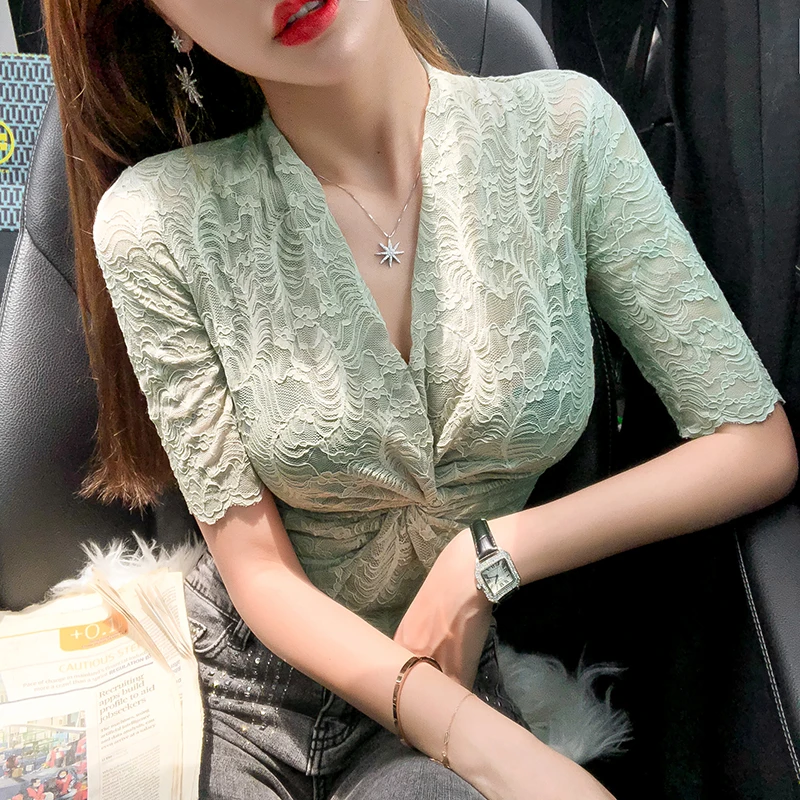 Blusa de encaje de manga corta para mujer, camisa sexy coreana con cuello en V, estilo occidental, para verano, 2020