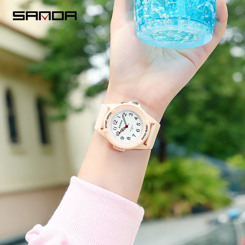 New Style Women Watches Simple Dial Quartz Watch Luxury Back Light Wristwatch Ladies Watch SKMEI Girl\'s Clock 50m Waterproof