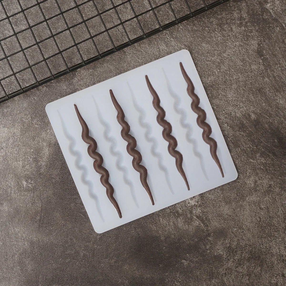 Winding Stripe Shape Chocolate Silicone Mold Cake Decorating Zigzag Narrow Bar Shape Transfer Sheet Mould Cake Top Decotation