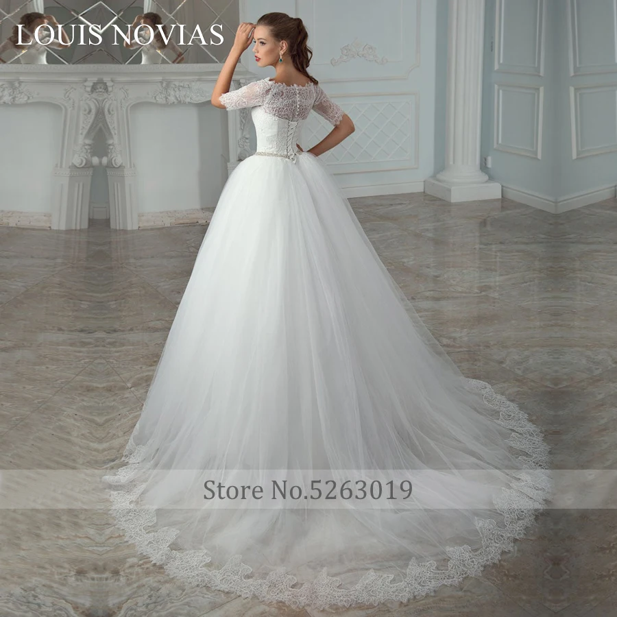 Louis Novias Bruid Kant Borduurwerk Half Mouw Klassieke Trouwjurk Crystal Belt Vestido De Noiva Plus Size Droom Prinses