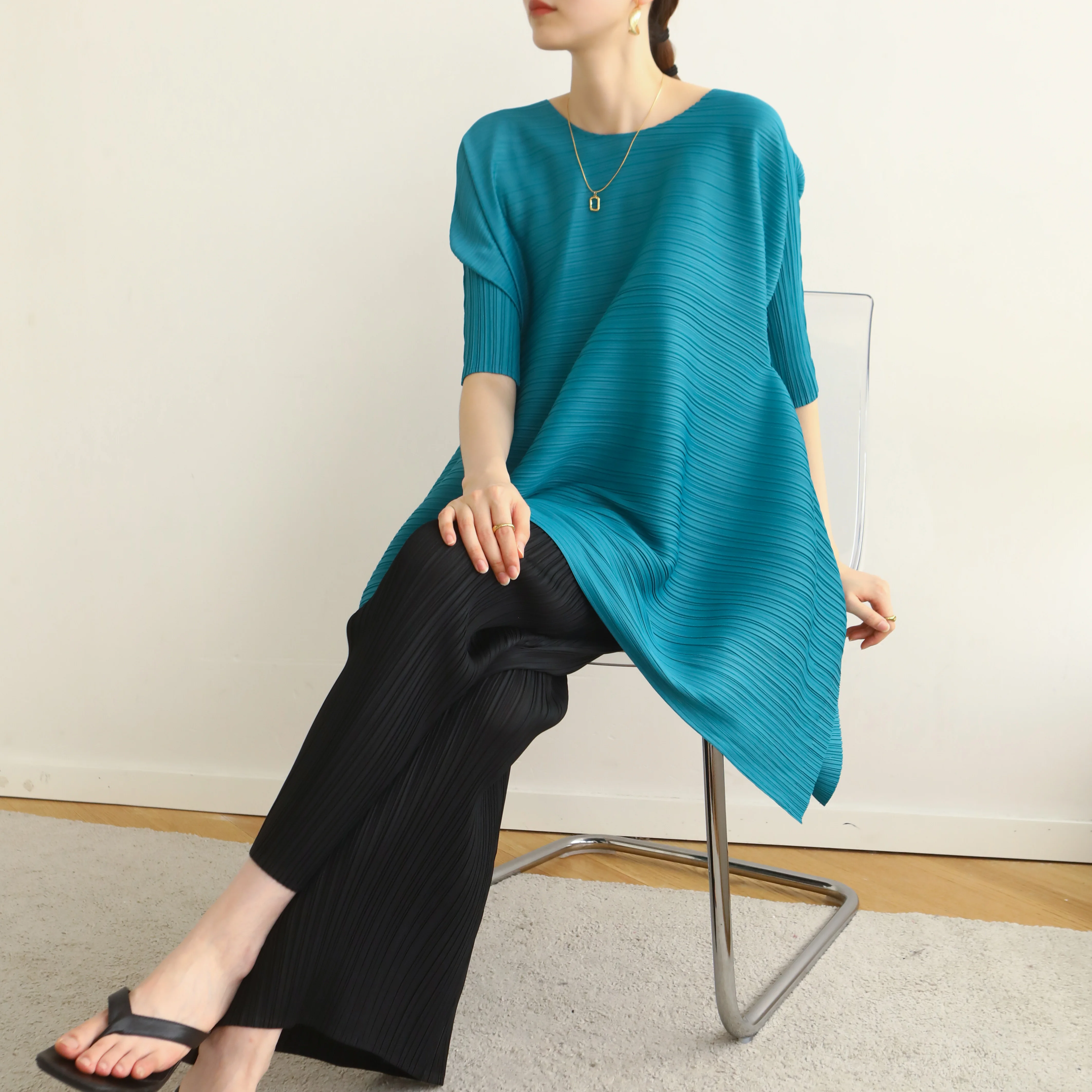 2022 Autumn spring new Miyake pleated fashion irregular large size loose T-shirt