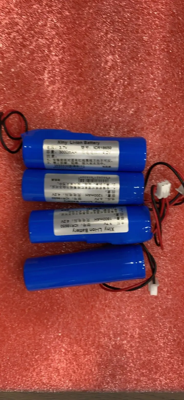 Lithium battery 18650 single with protection board 1800mAh   2600 3.7V singing   8USD DHL Sent to Dutch Post 2PCS