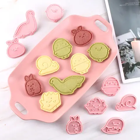 KENIAO 락킹 호스 쿠키 커터, 스테인레스 스틸 베이비 샤워 비스킷, 퐁당 페이스트리 빵 몰드, 7x7.5 cm Best5 8 귀여운 만화 Sumikko 구라시 쿠키 커터 금형, DIY 퐁당 비스킷, 페이스트리 케이크 장식 베이킹 도구, 세트당 8 개