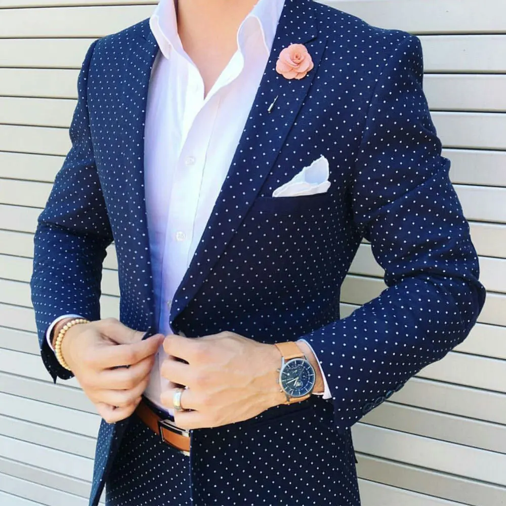 Abito da uomo a pois blu scuro blazer con risvolto con visiera smoking da uomo da sposa One Button Slim Fit Groom Wear 2 pezzi giacca e pantaloni da ballo