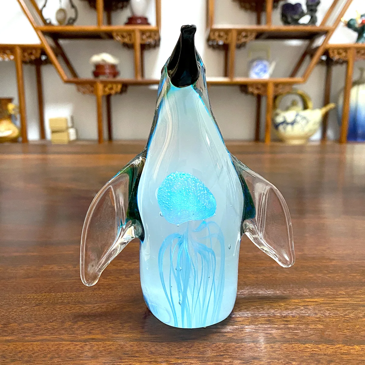 Crystal Penguin Figurine with Jellyfish Inside Handmade Glass Penguin Statue Cute Animal Ornament Paperweight Home Table Decor