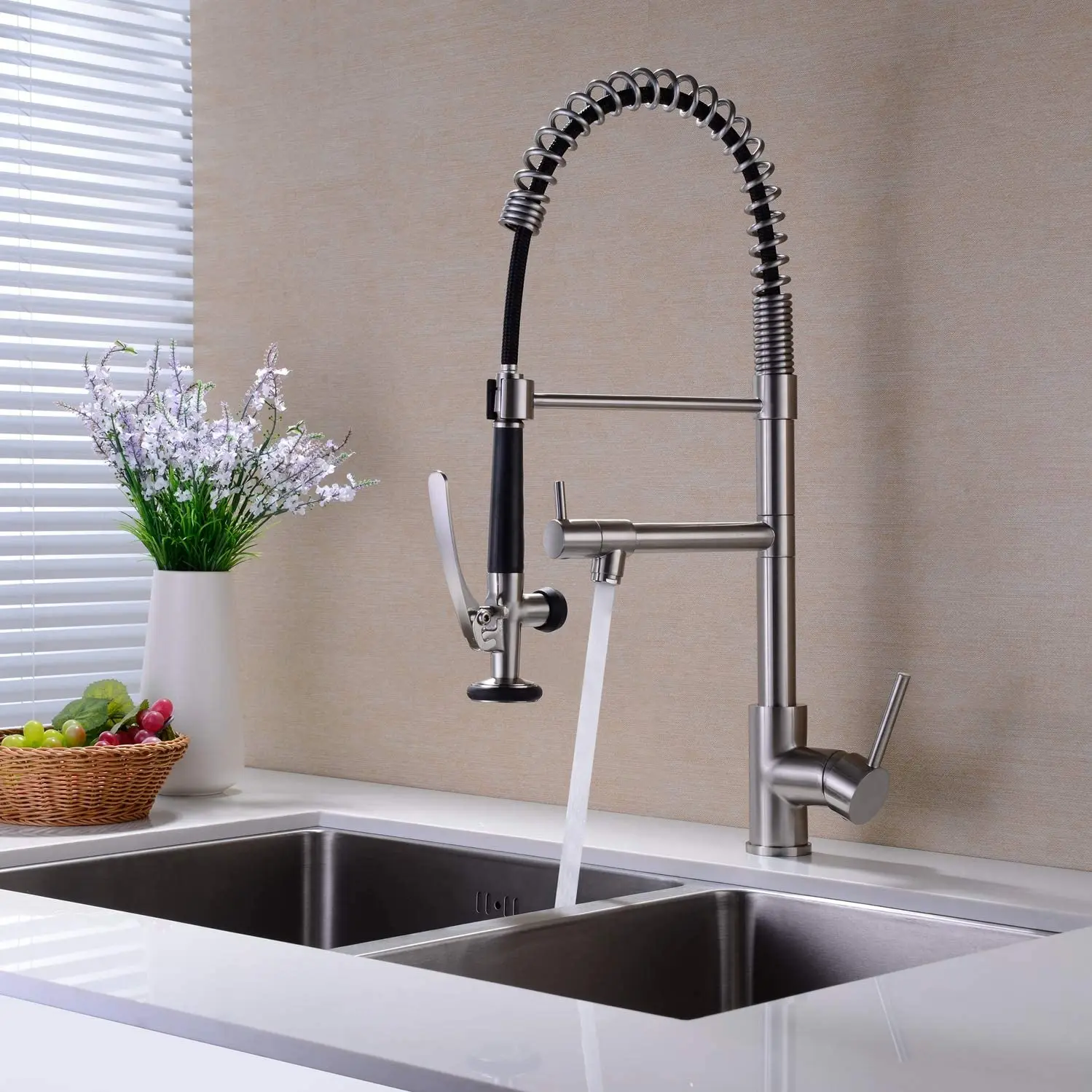 

Contemporary Single Handle Kitchen Sink Faucet Pre-Rinse Brass Kitchen Faucets with Pull Down Sprayer, Spot Free Brushed Nickel