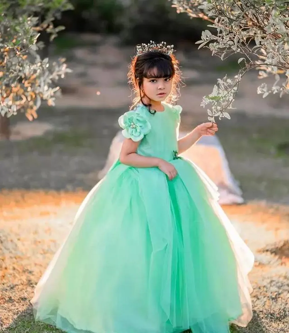 

2021 Mint Lace Flower Girl Dresses Ball Gown Hand Made Flowers Tulle Lilttle Kids Birthday Pageant Weddding Gowns